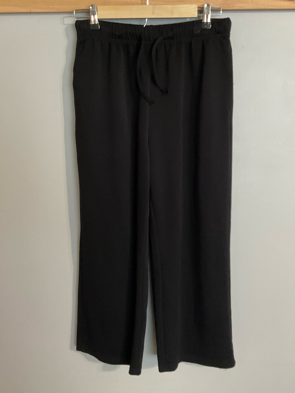 Wiholl Wide-Leg, Cropped Athletic/Travel Butter Soft Pants — Black- M